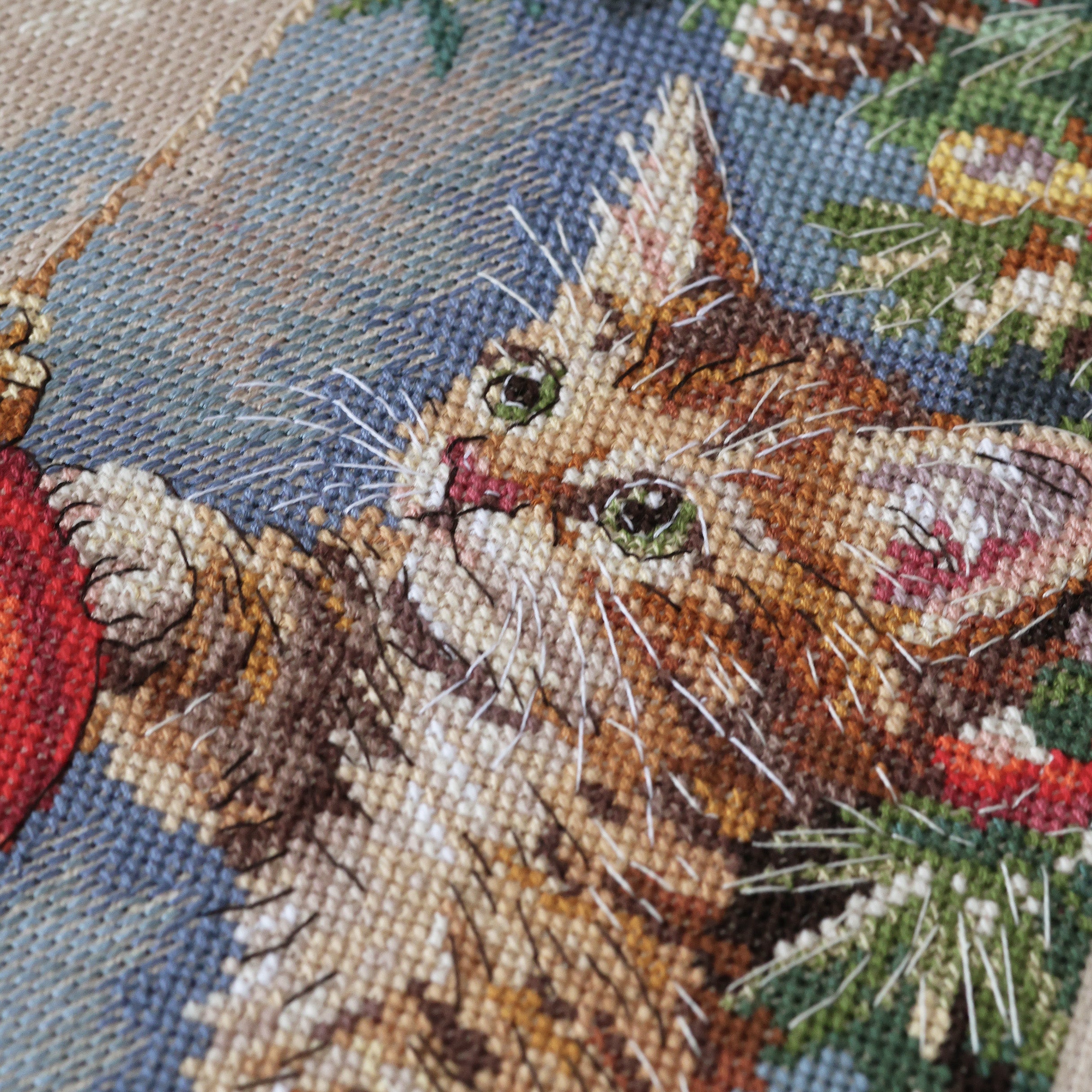 Cross-stitch kit - Furry rascal AH-328-4